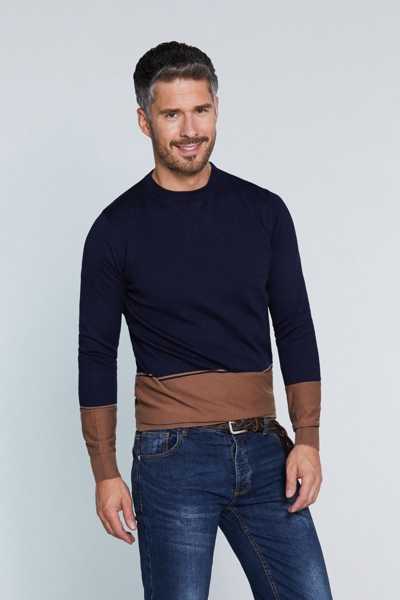 Maglia misto lana merinos girocollo con fascia inferiore e manica a contrasto