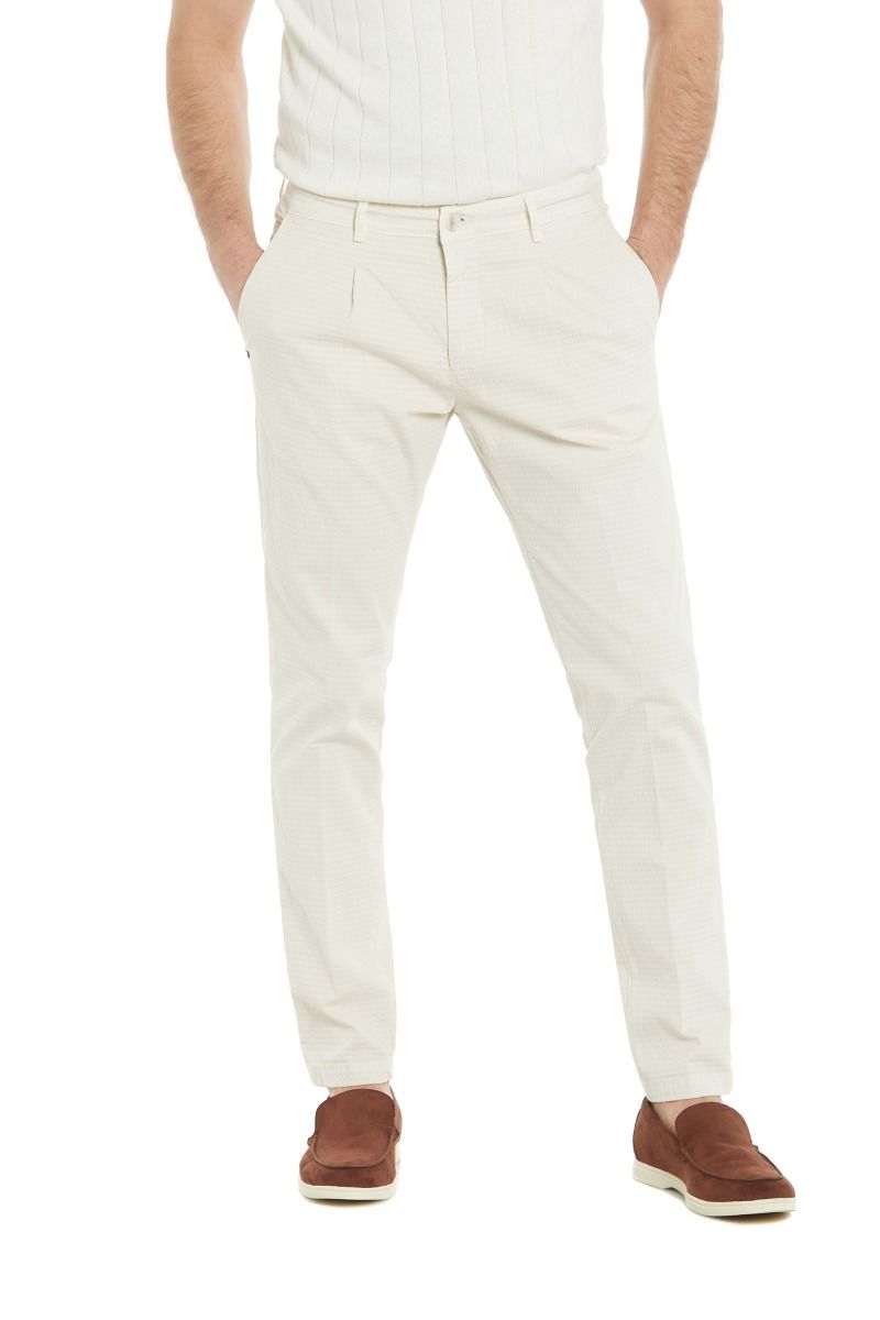 Pantalone uomo ricamato