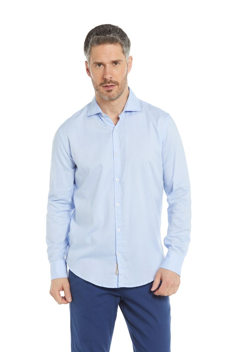 Camicia celeste chiaro con collo francese