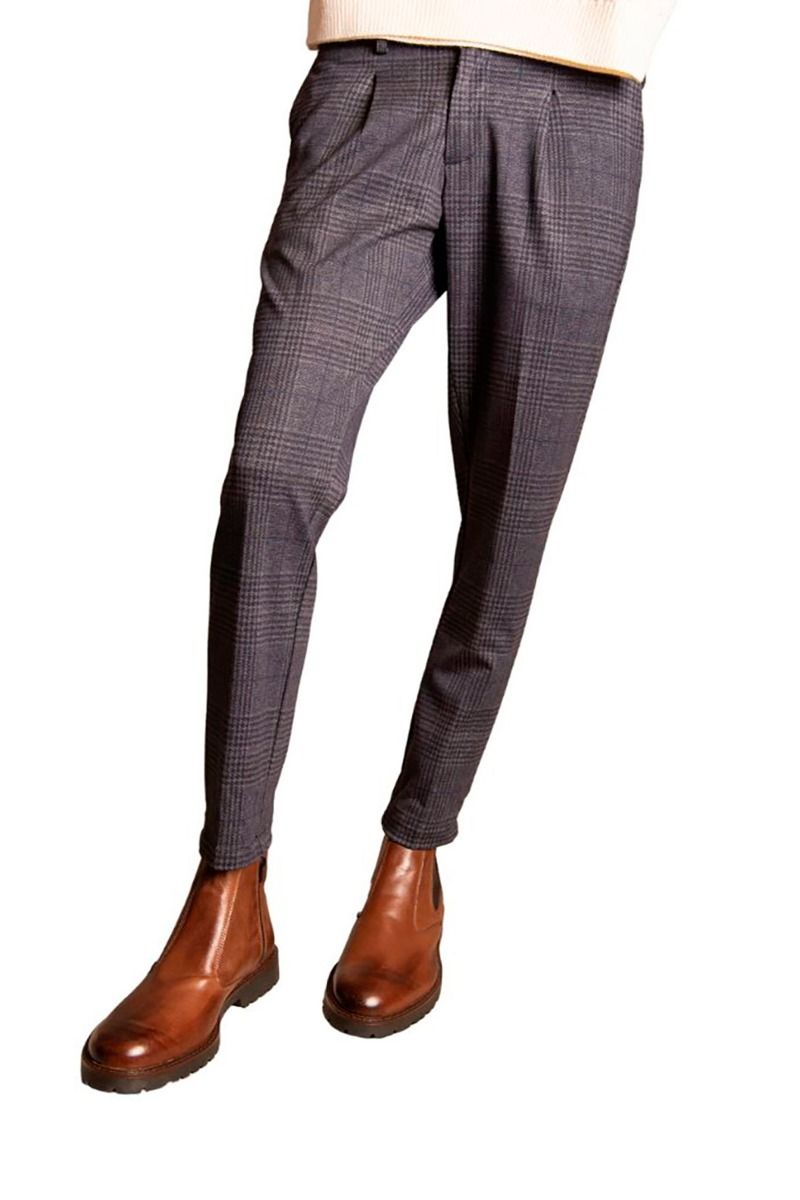 Pantalone tasca america con pinces a quadri