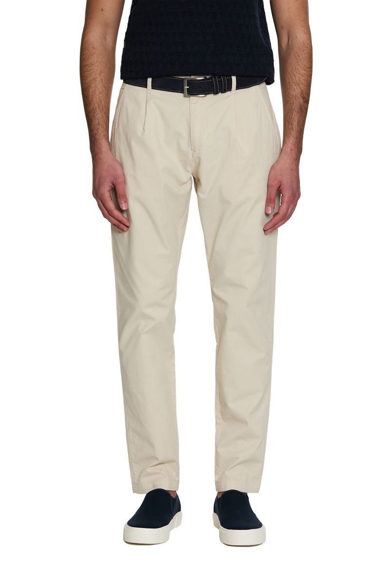 Pantaloni Chino con Pences e Tessuto Microtramato