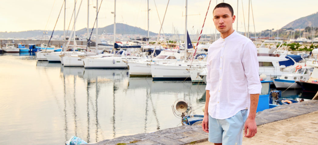 Abbigliamento uomo in lino: come vestirsi bene quando fa caldo